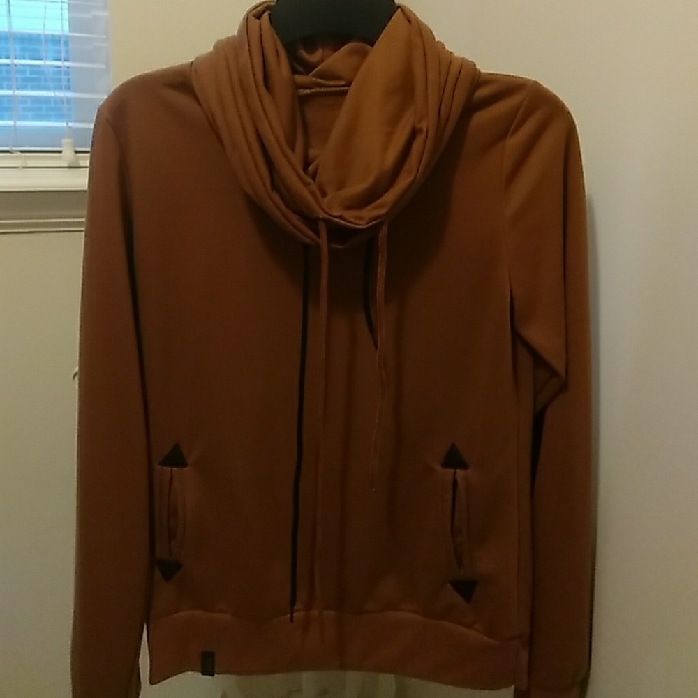 Burnt orange double cal neck sweatshirt.